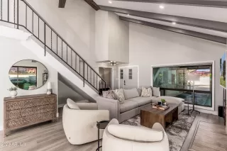 Photo #2: 6646362 Listing