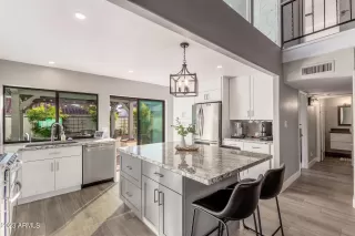 Photo #4: 6646362 Listing