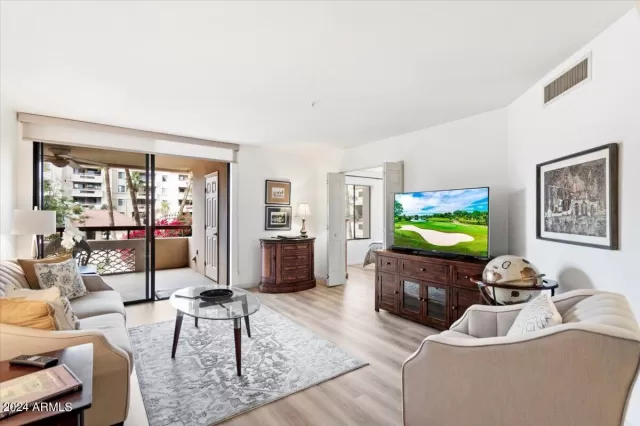 MLS: 6646504 Condo For Sale