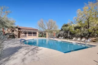 Photo #5: 6646517 Listing