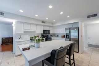 Photo #6: 6646642 Listing