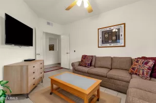 Photo #5: 6646694 Listing