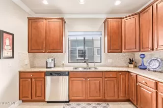 Photo #6: 6646818 Listing