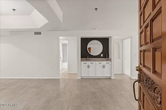 MLS: 6647164 Condo For Sale