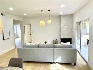 Photo #2: 6647198 Listing 