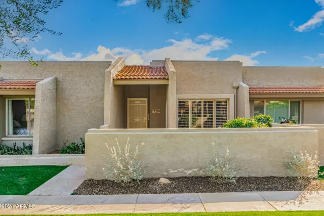 MLS: 6647444 Condo For Sale