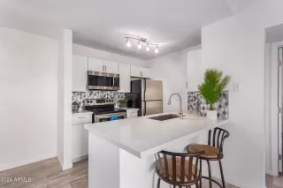 Photo #3: 6647515 Listing