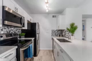 Photo #4: 6647515 Listing