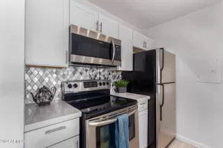 Photo #5: 6647515 Listing