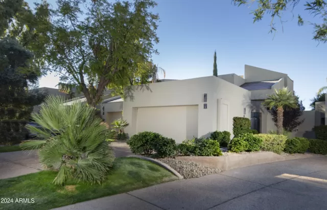 MLS: 6647660 Condo For Sale