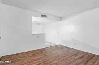 Photo #3: 6647709 Listing