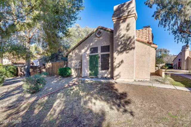 MLS: 6647896 Condo For Sale