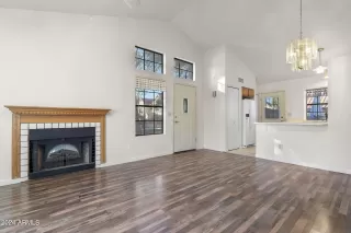 Photo #6: 6647896 Listing