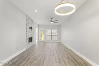 Photo #6: 6647973 Listing