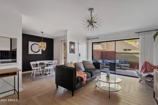 Photo #3: 6647989 Listing