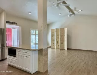 Photo #5: 6648082 Listing