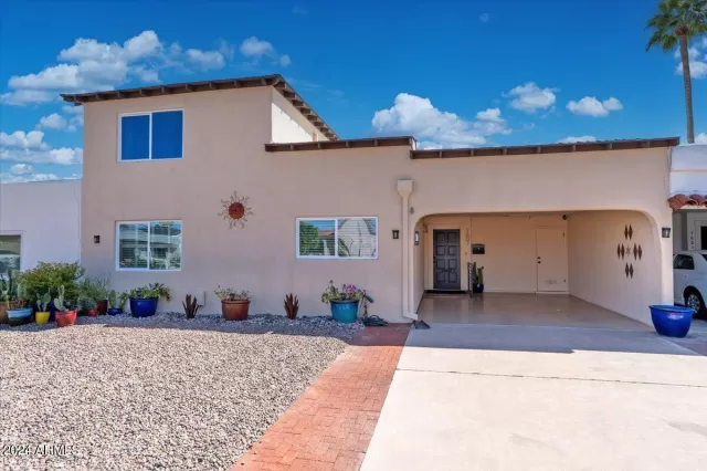 MLS: 6648101 Condo For Sale