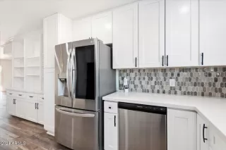 Photo #4: 6648101 Listing