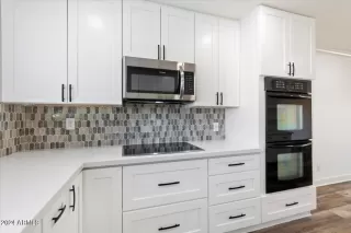 Photo #5: 6648101 Listing