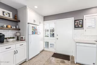 Photo #3: 6648204 Listing