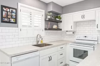 Photo #4: 6648204 Listing