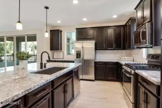 Photo #5: 6648378 Listing