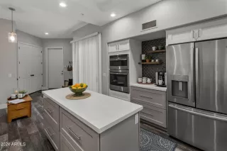 Photo #3: 6648456 Listing