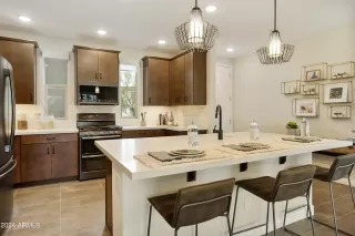 Photo #4: 6648464 Listing