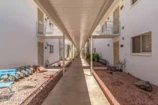 Photo #5: 6648633 Listing