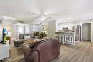 Photo #2: 6648760 Listing