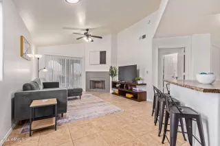 Photo #3: 6648801 Listing