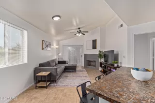 Photo #6: 6648801 Listing