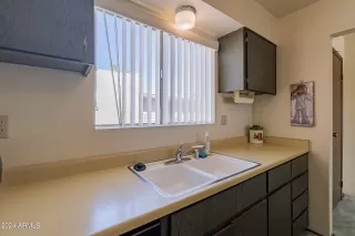 Photo #5: 6648803 Listing