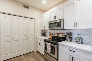 Photo #6: 6648809 Listing 