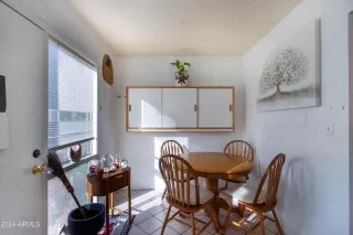 Photo #4: 6649089 Listing