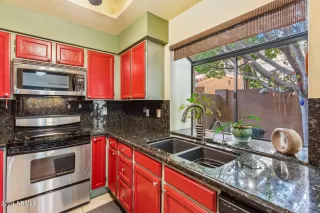 Photo #2: 6649182 Listing 