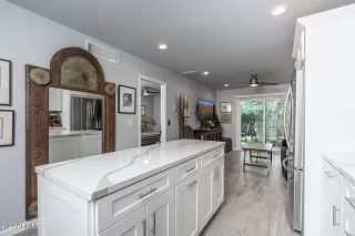 Photo #2: 6649259 Listing 