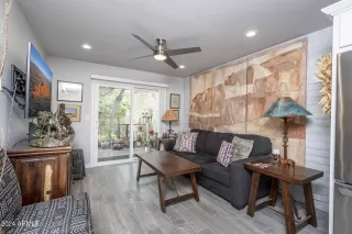 Photo #5: 6649259 Listing 