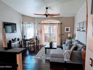 Photo #2: 6649275 Listing