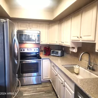 Photo #3: 6649352 Listing