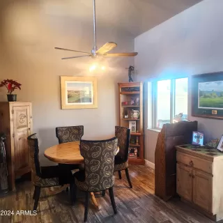 Photo #4: 6649352 Listing
