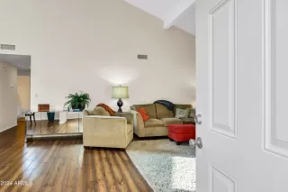 Photo #3: 6649414 Listing