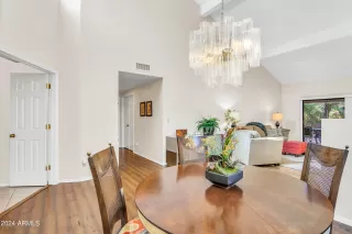 Photo #5: 6649414 Listing