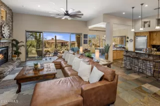 Photo #6: 6649458 Listing