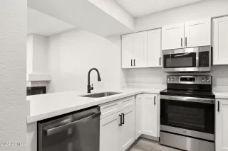 Photo #3: 6649530 Listing