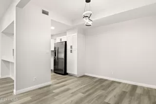 Photo #5: 6649530 Listing