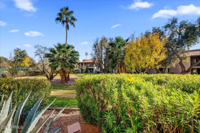 MLS: 6649755 Condo For Sale