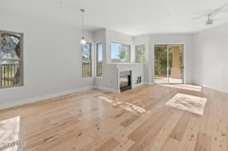 Photo #4: 6649774 Listing