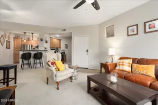 Photo #3: 6649928 Listing