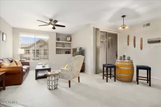 Photo #6: 6649928 Listing